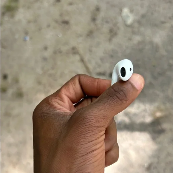 Apple White Wireless Earbuds